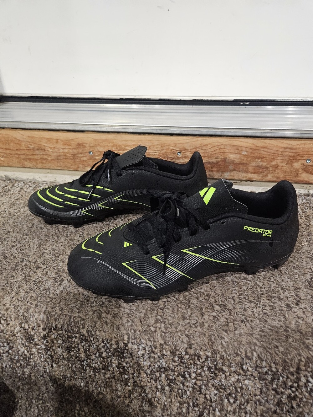 Adidas Predator Black and Neon Green Soccer Shoes/football Cleats Mens Size 10